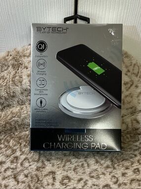 Bytech Universal Black Wireless Charging Pad - Qi Compatible